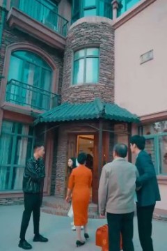 贬值成了财神